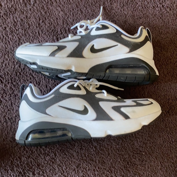 Nike Mens sneakers. Size 10. LIKE NEW condition. - Picture 6 of 6